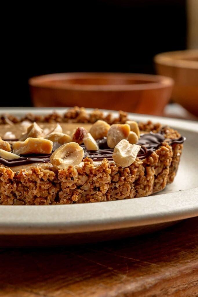 Enfes Fıstık Ezmeli Tart: Kurabiyeli Granola Tabanıyla Lezzet Şöleni
