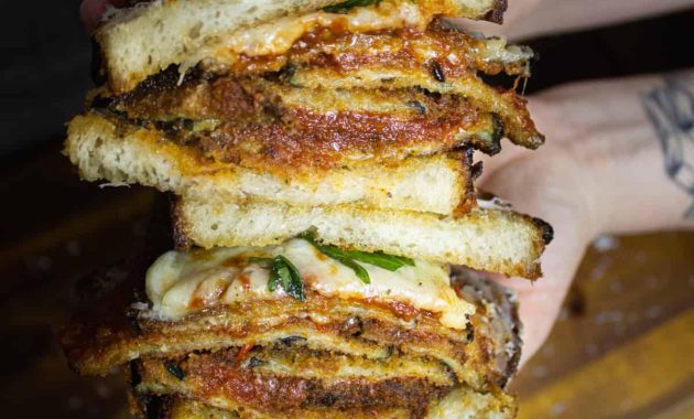 Patlıcanlı Parma Sandviç