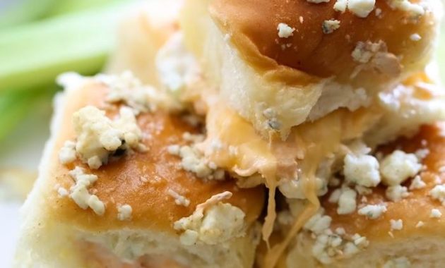 Buffalo Chicken Sliders (Buffalo Tavuk Kaydırıcıları)