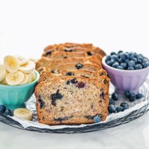 Glutensiz yaban mersini muzlu ekmek