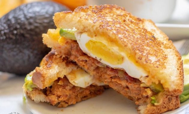 Glutensiz Meksika Kahvaltı Sandviçi