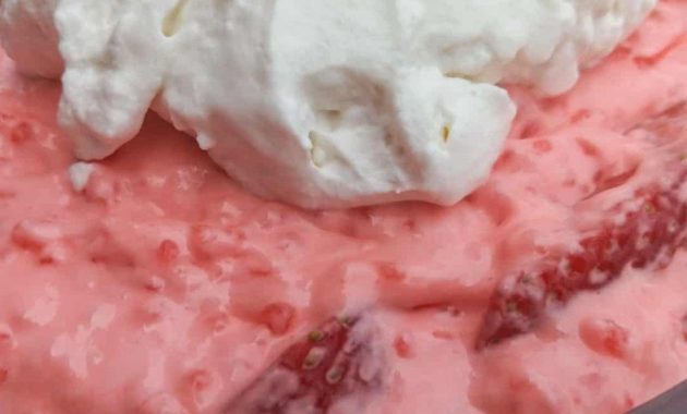 Çilekli Tapioka Puding (Amish Tarifi)
