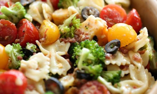 Vejetaryen Domuz Pastası Salatası