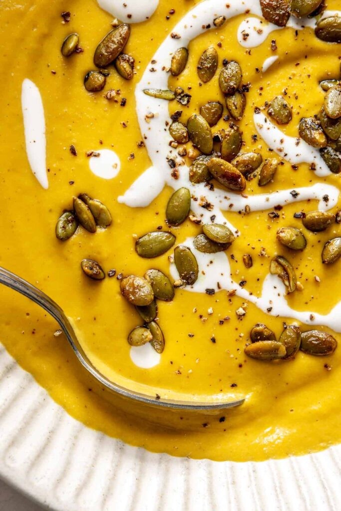 Lezzetli ve Sağlıklı: Glutensiz Laktozsuz Kaboça Köri Kaju Çorbası Tarifi